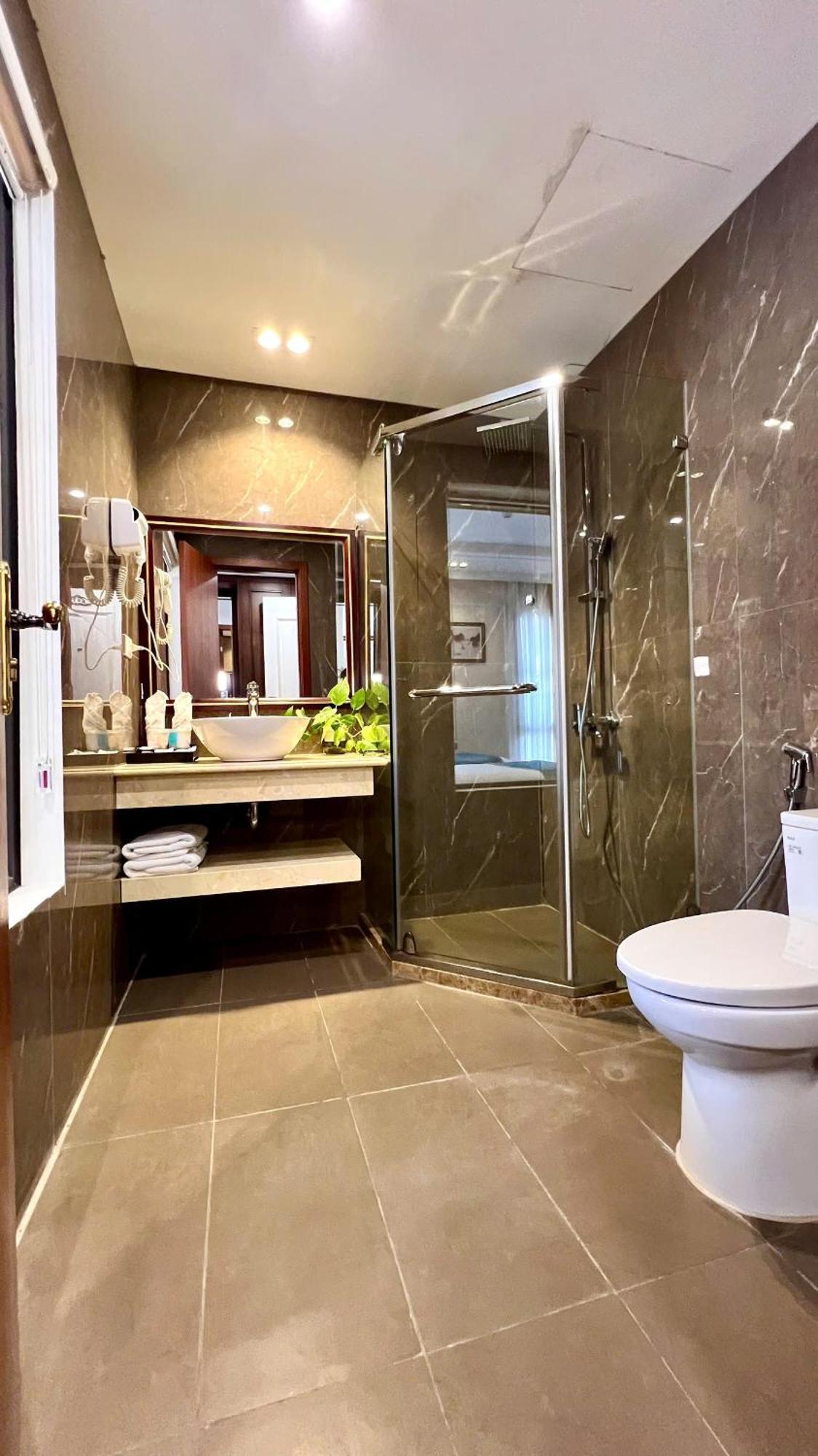 Rubyqueen Halong Hotel Ha Long Zewnętrze zdjęcie