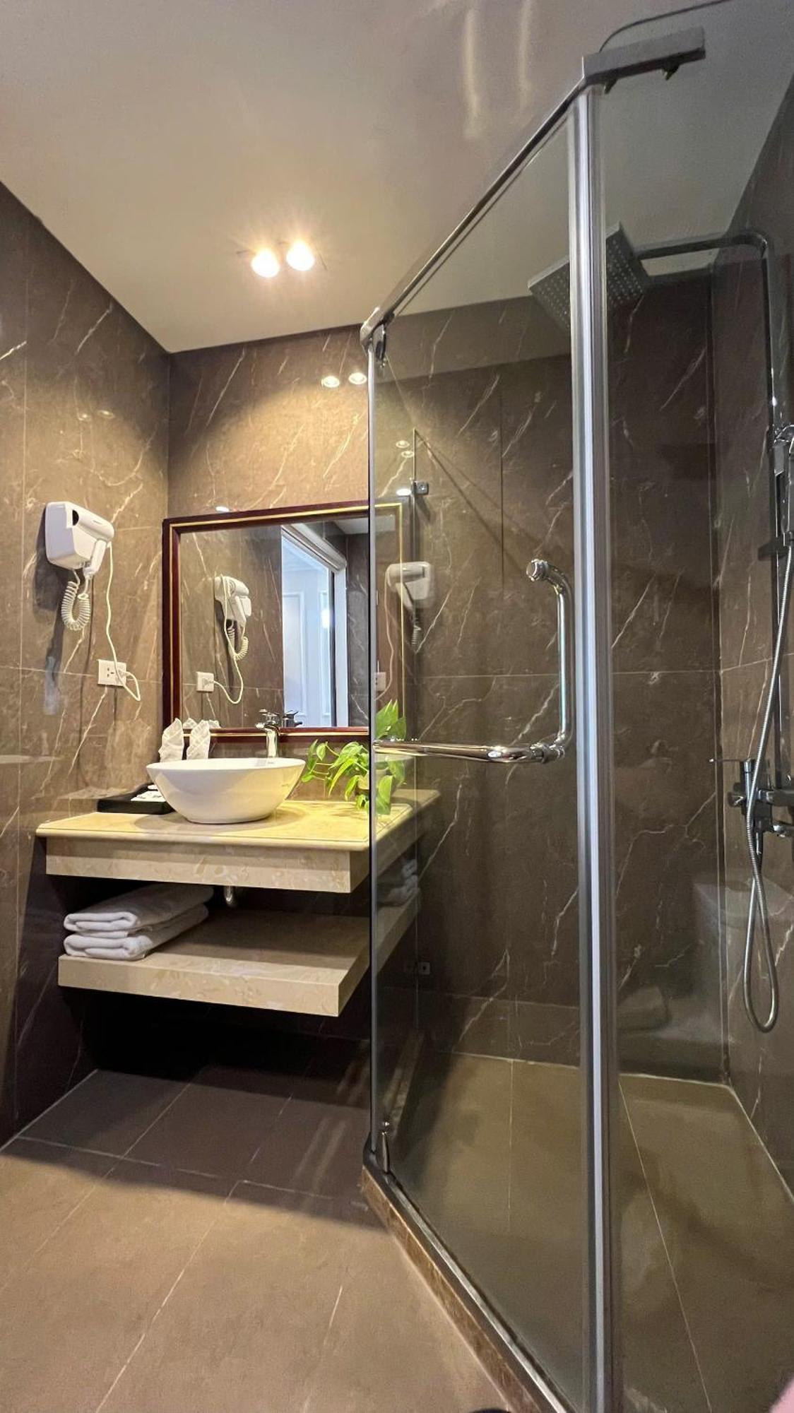 Rubyqueen Halong Hotel Ha Long Zewnętrze zdjęcie